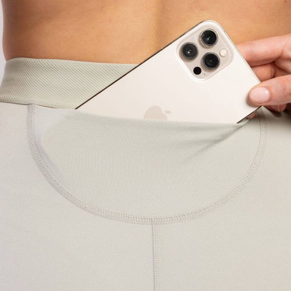 High-Waisted Biker Shorts Set Manufacturer | Custom Women'S V Neck Cross Back Sports Bra Sets Factory - 图片 4