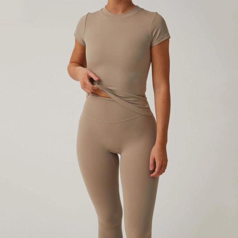 Women's Gym Wear Manufacturer | Solid Crewneck Basic Tee Factory | Slim Fitted Short Sleeve T-Shirt Supplier - 图片 2